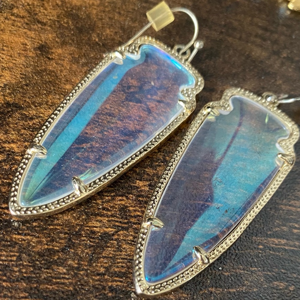 Rare clear irredentist Kendra Scott arrowhead earrings